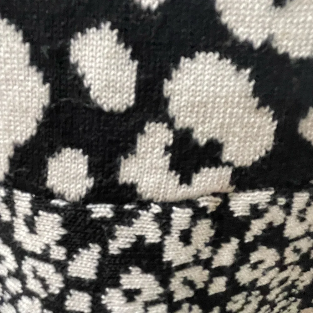 Knee length dress, like new - Picture 2 of 4